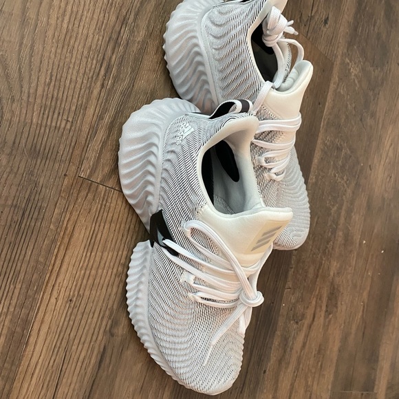 🚫SOLD🚫 NWT Adidas alphabounce instinc - Picture 2 of 6